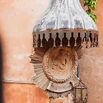 Domus Tiberina מלון 2*