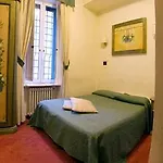 Domus Tiberina 2*
