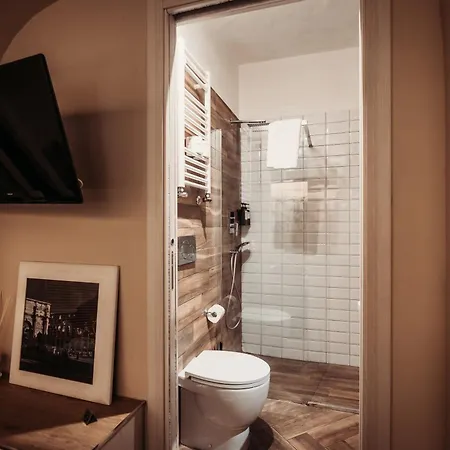 Domus Tiberina Otel 2*