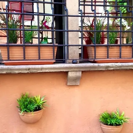 Domus Tiberina Hotel 2*