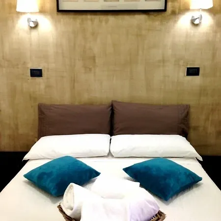 Hotel Domus Tiberina 2*