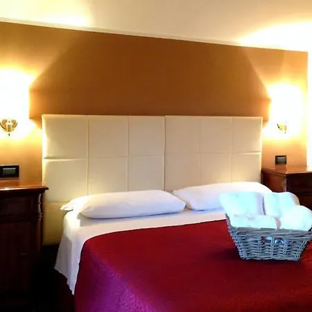 Domus Tiberina Hotel