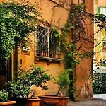 Hotel Domus Tiberina 2*