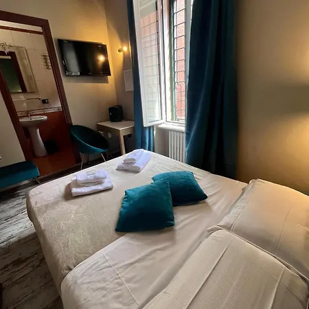 Hotel Domus Tiberina 2*