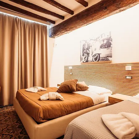 Hotel Domus Tiberina 2*