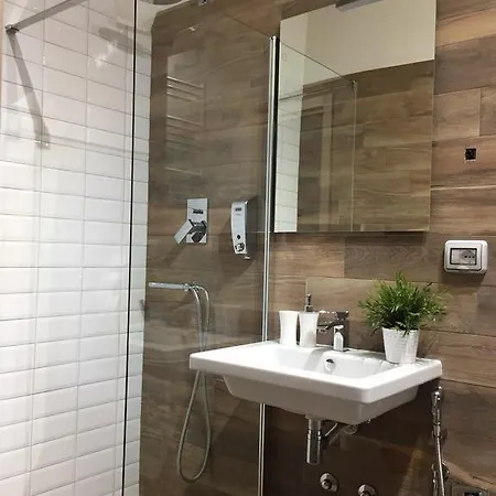 Domus Tiberina Hotel 2*